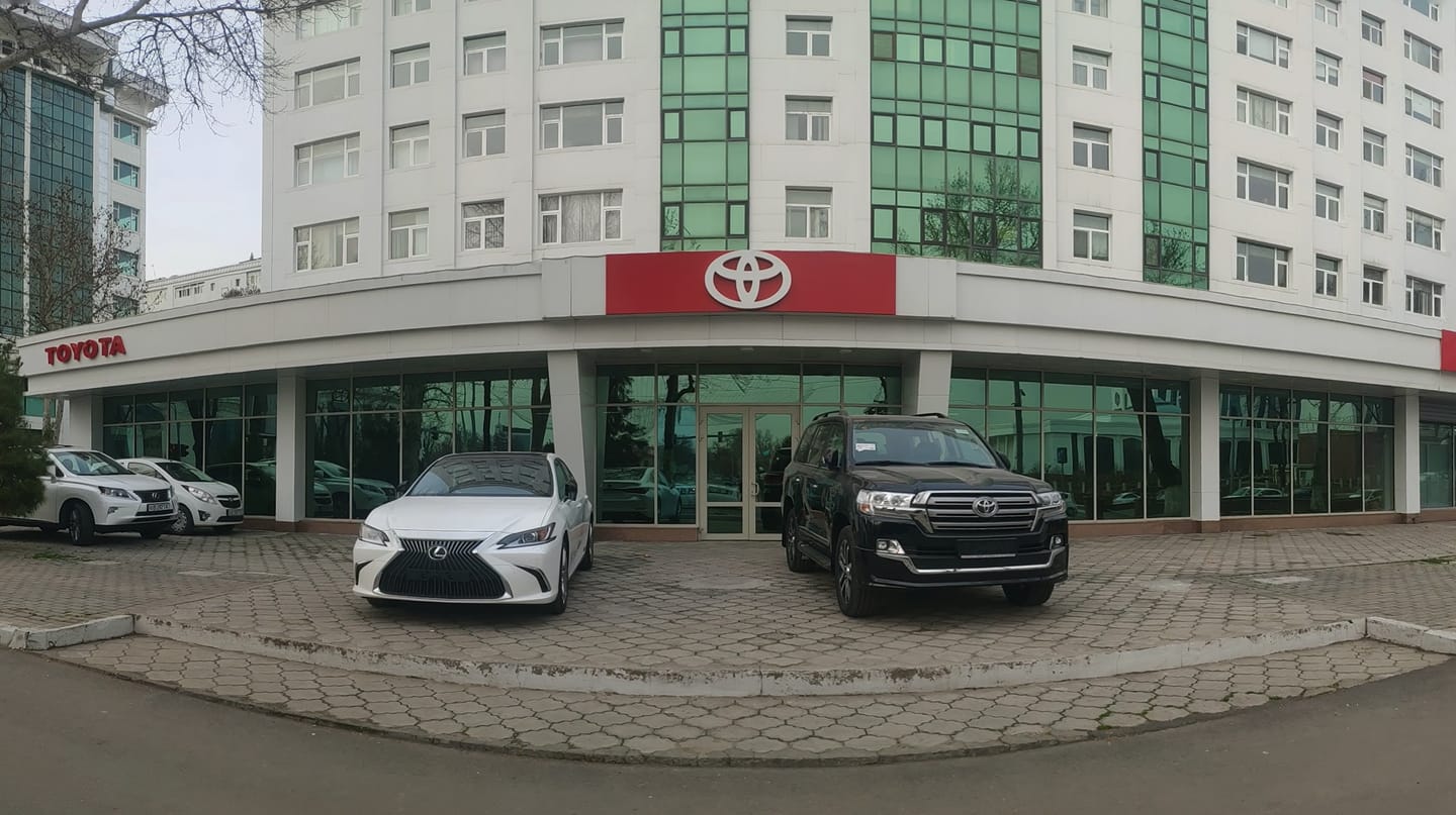 Автосалон "Toyota Uzbekistan"