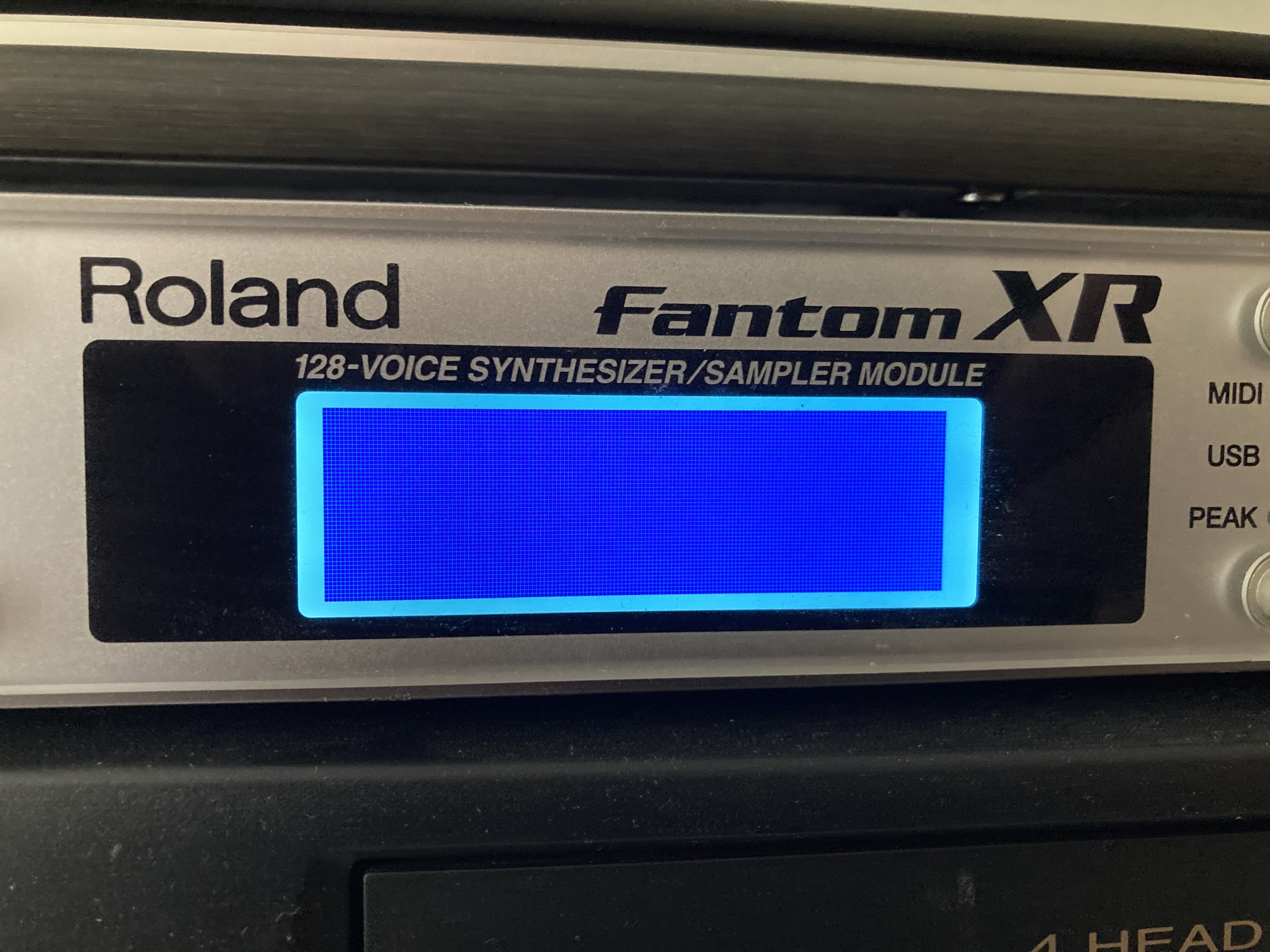 What's wrong with my Roland Fantom XR screen?