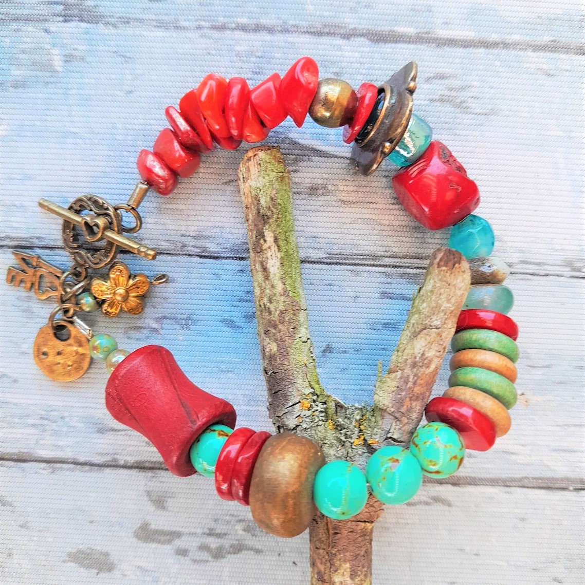 Collier Fait Main Grappe De Perles Howlite Blanche, Corail Et Turquoise - Longueur 19 Pouces