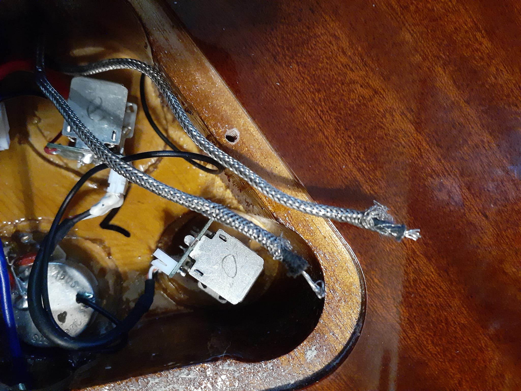 Installing Seymour Duncan Seth Lover pickups in Epiphone Les Paul