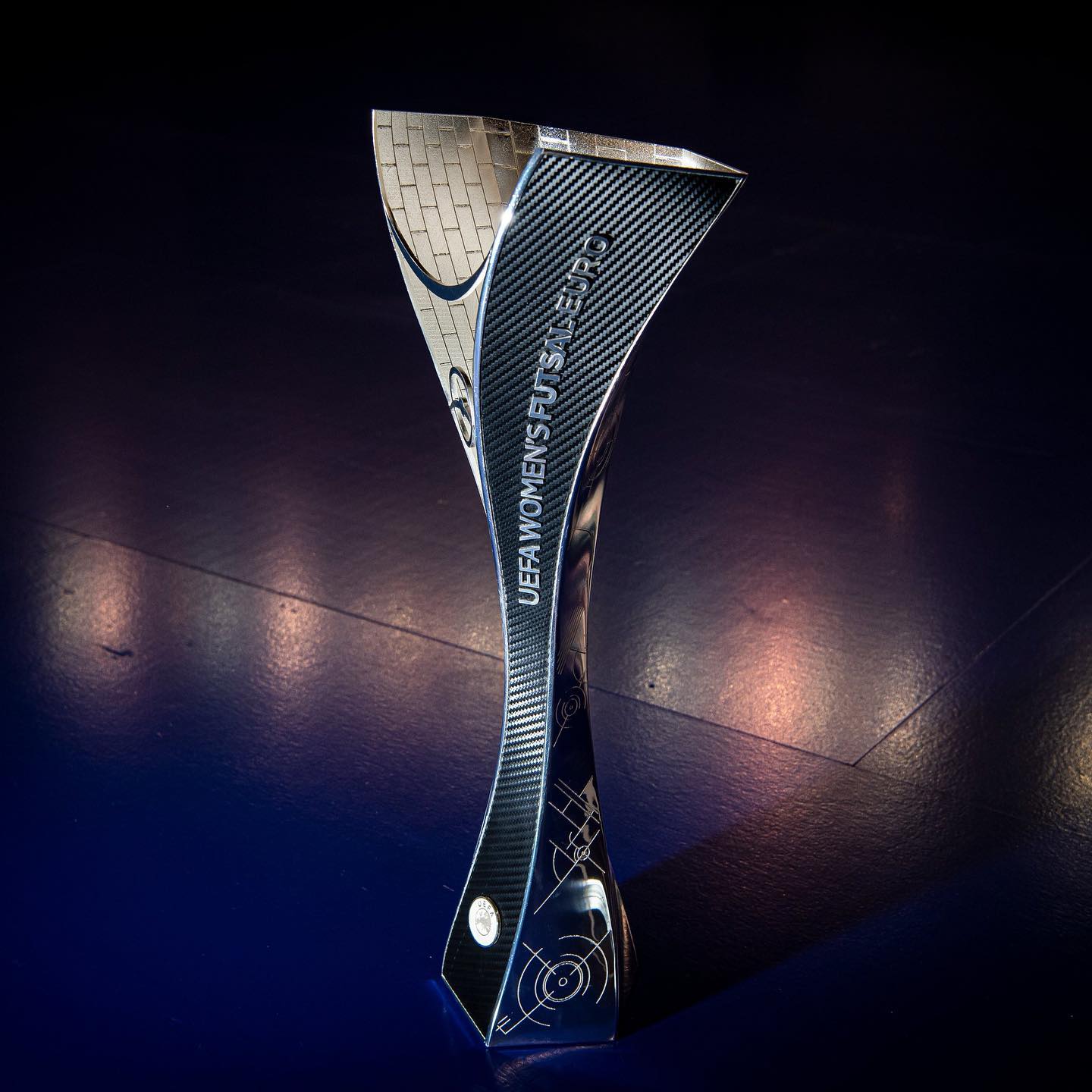 Barcsa Lajos - 🏆 Az UEFA bejelentése alapján Debrecenben...