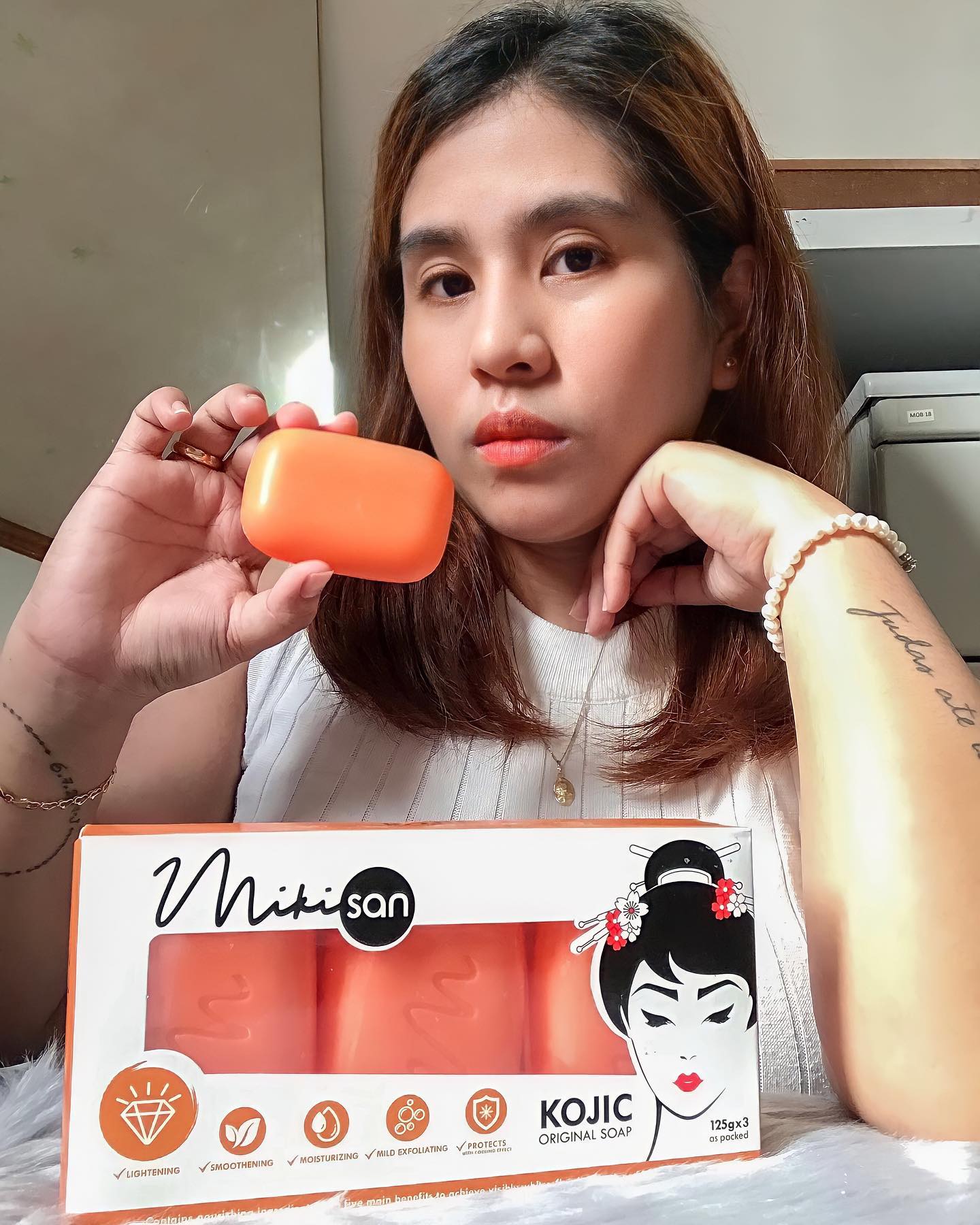 kahamis kojic glutathione soap review & HD keratin Treatment products selling in caloocan , Cavite, quezon city & Cubao Ace Combat Zero: The cream to improve visible surface pigmentation Multi Pack:Pack Of 6