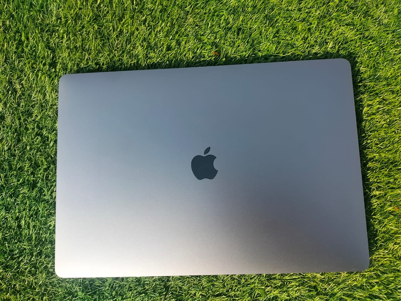 Supper offer MacBook pro 2019(16inch) Intel core i7 16gb ram 512gb 