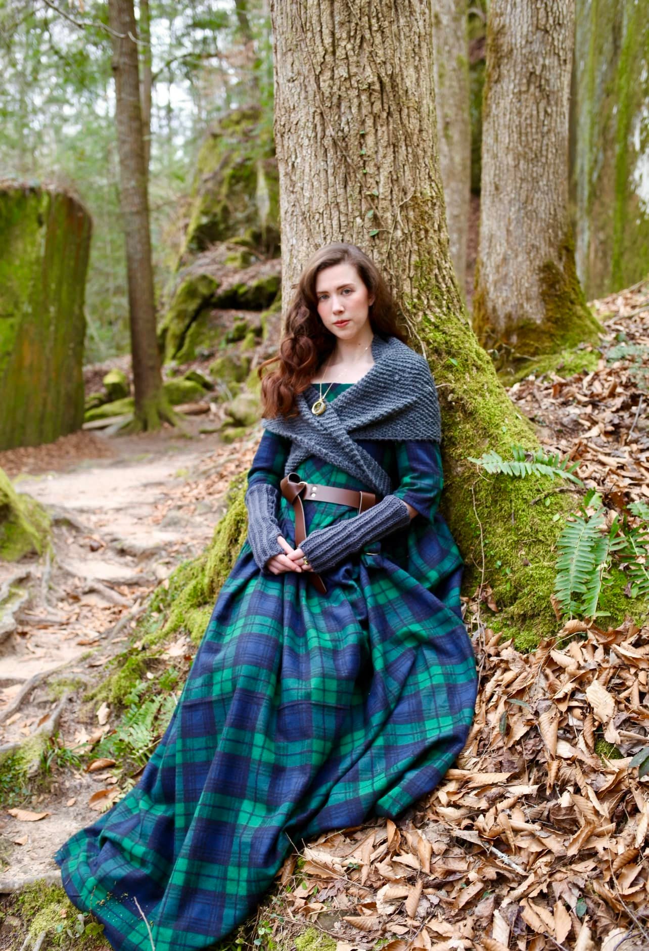 My very first proper cosplay was Claire from Outlander. I wanted to recreate a costume from the show and a more historically inspired costume! Which do you like better? Green or Red?
