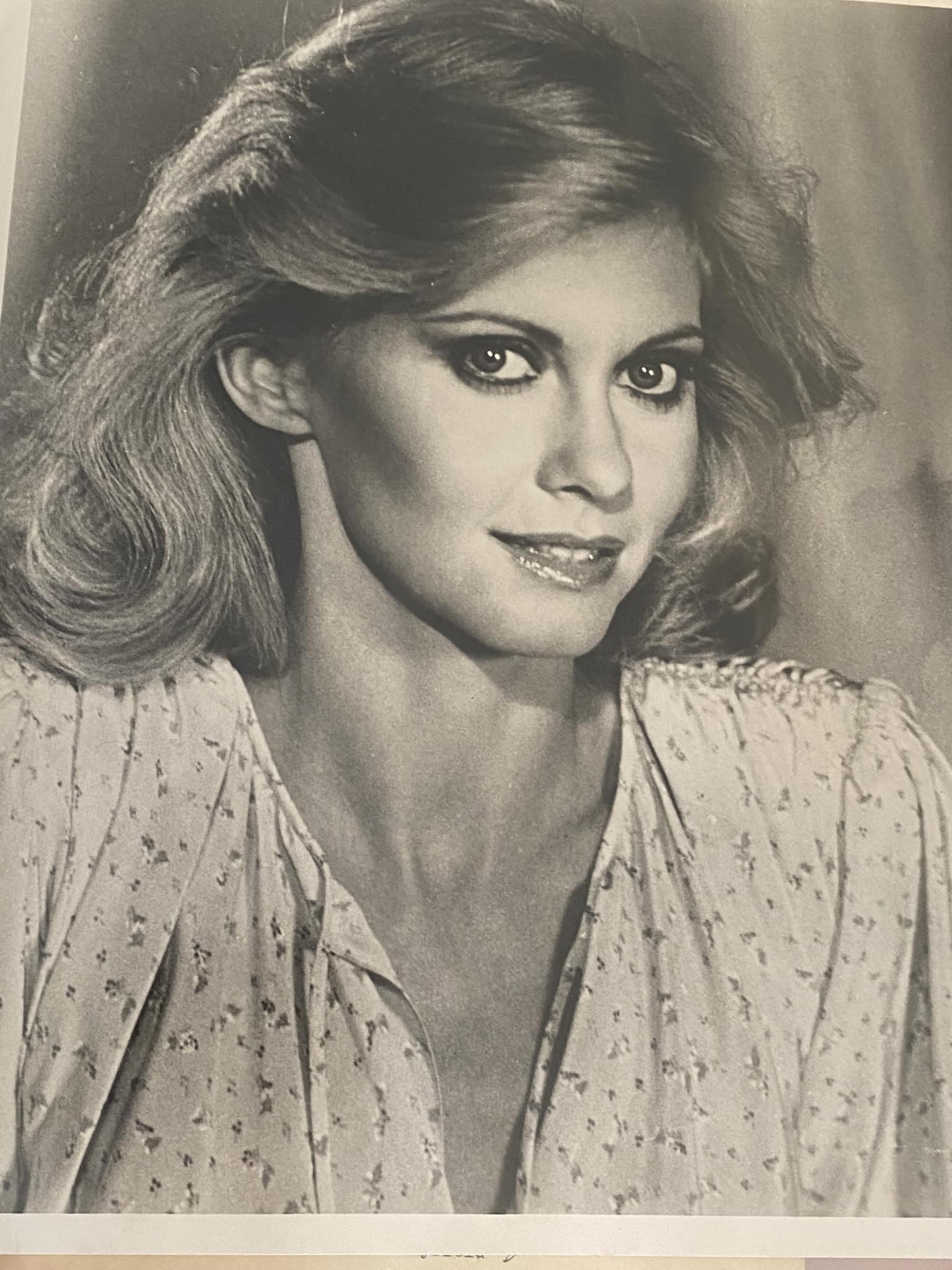 Olivia Newton-John fan club pictures and favorite songs