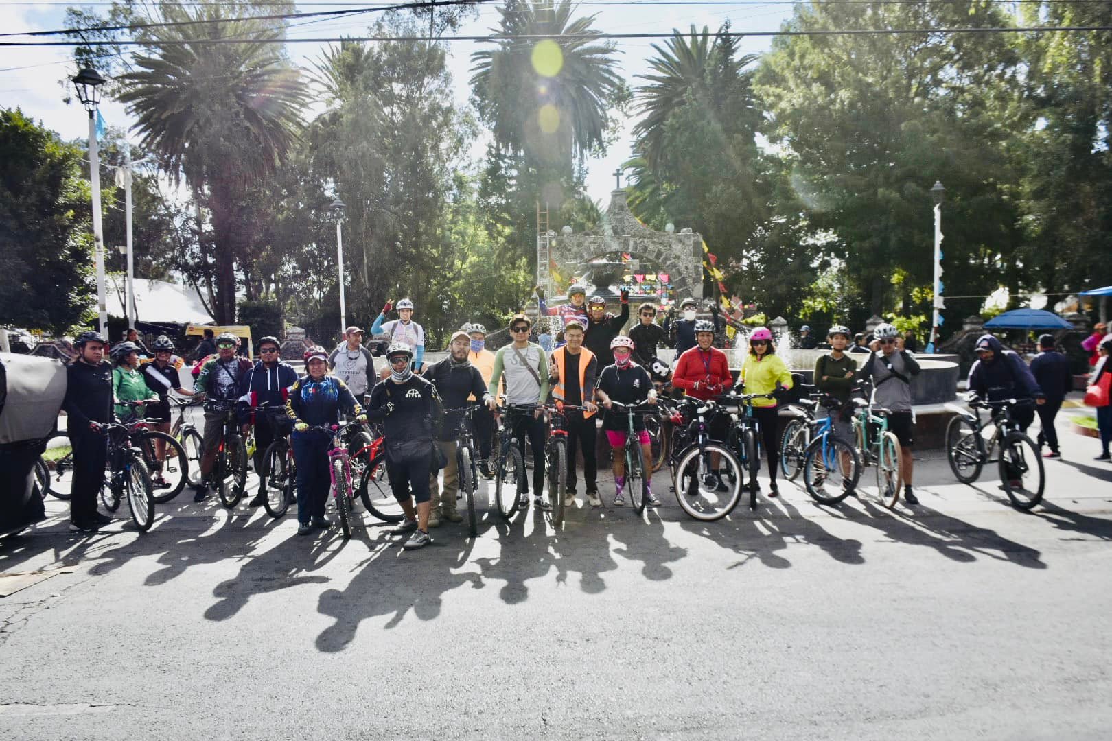 Bitla - 𝙍𝙤𝙙𝙖𝙙𝙖 𝙥𝙤𝙧 𝙚𝙡 𝙑𝙤𝙡𝙘𝙖́𝙣 𝙙𝙚 𝙓𝙞𝙘𝙤 🚴‍♂️🚴‍♀️ Este domingo nos fuimos ...