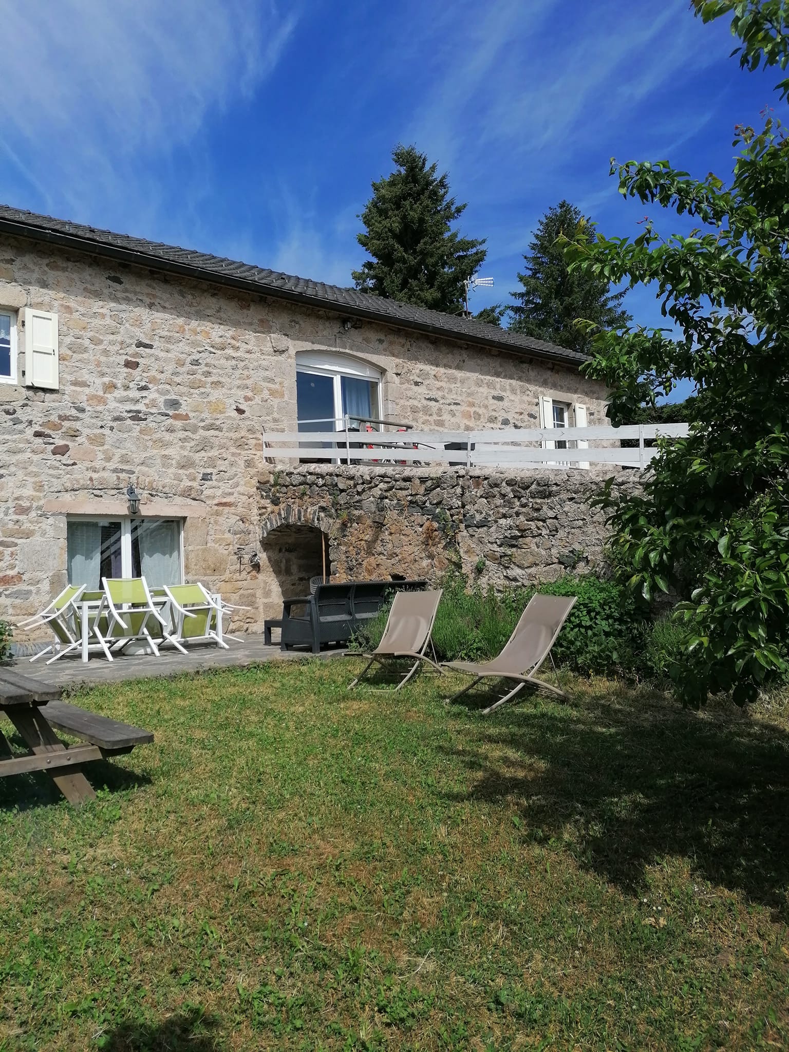 g-te-sur-les-chemins-du-lizieux-4-toiles-baln-o-sauna-saint-jeures