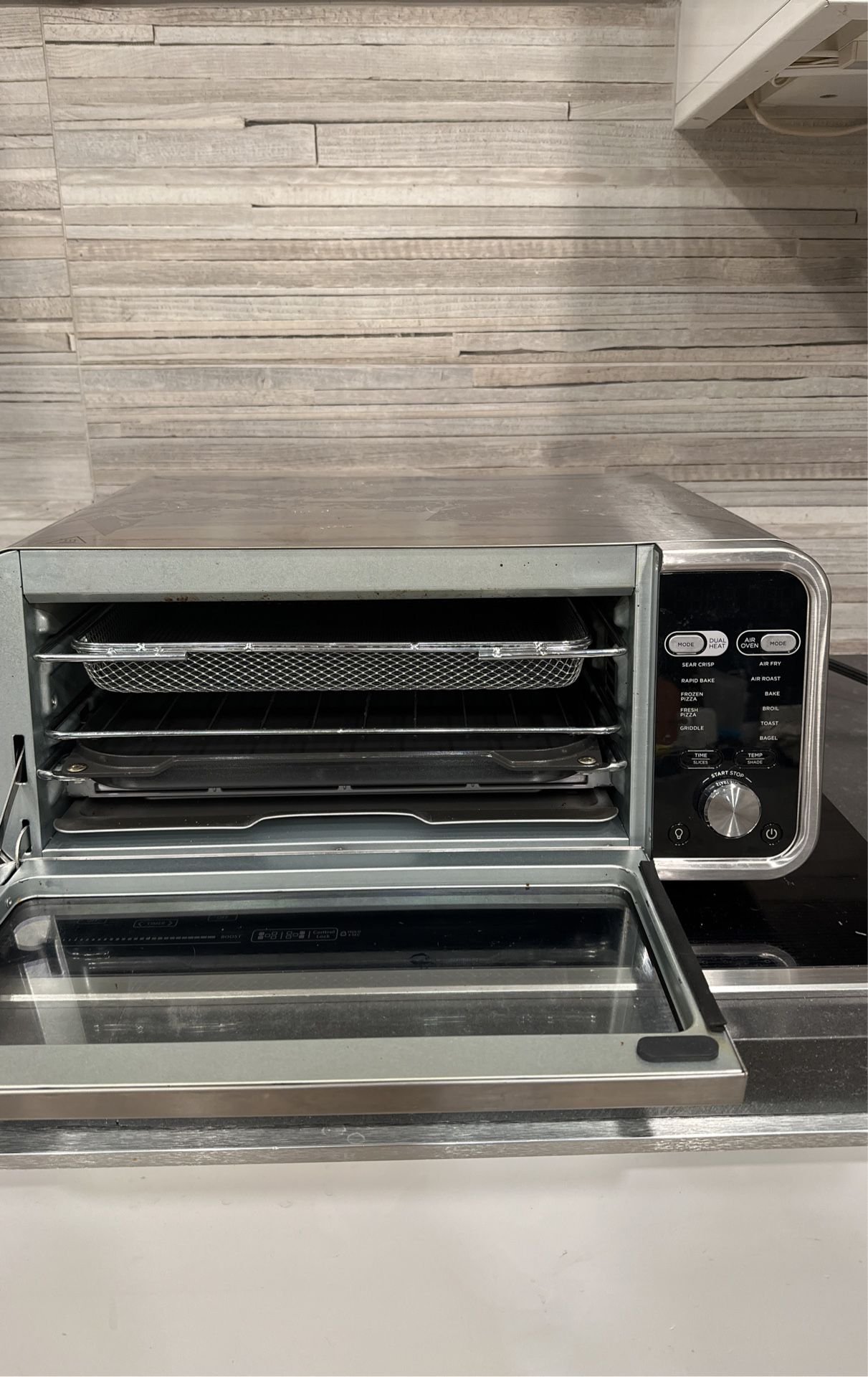 Like new- Ninja SP301 Dual Heat Air Fry Countertop 13-in-1 Oven 