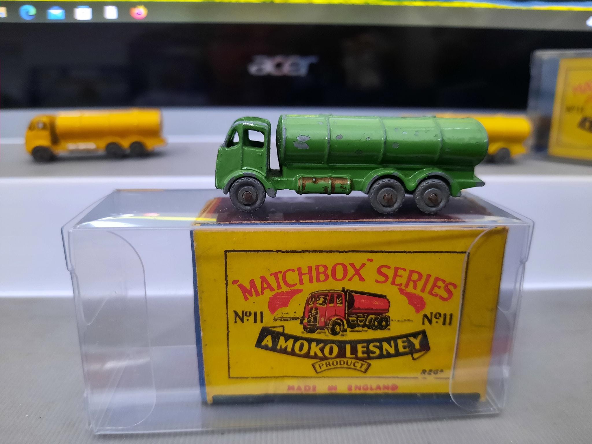 Lesney Matchbox 11b Erf Petrol Tanker model details