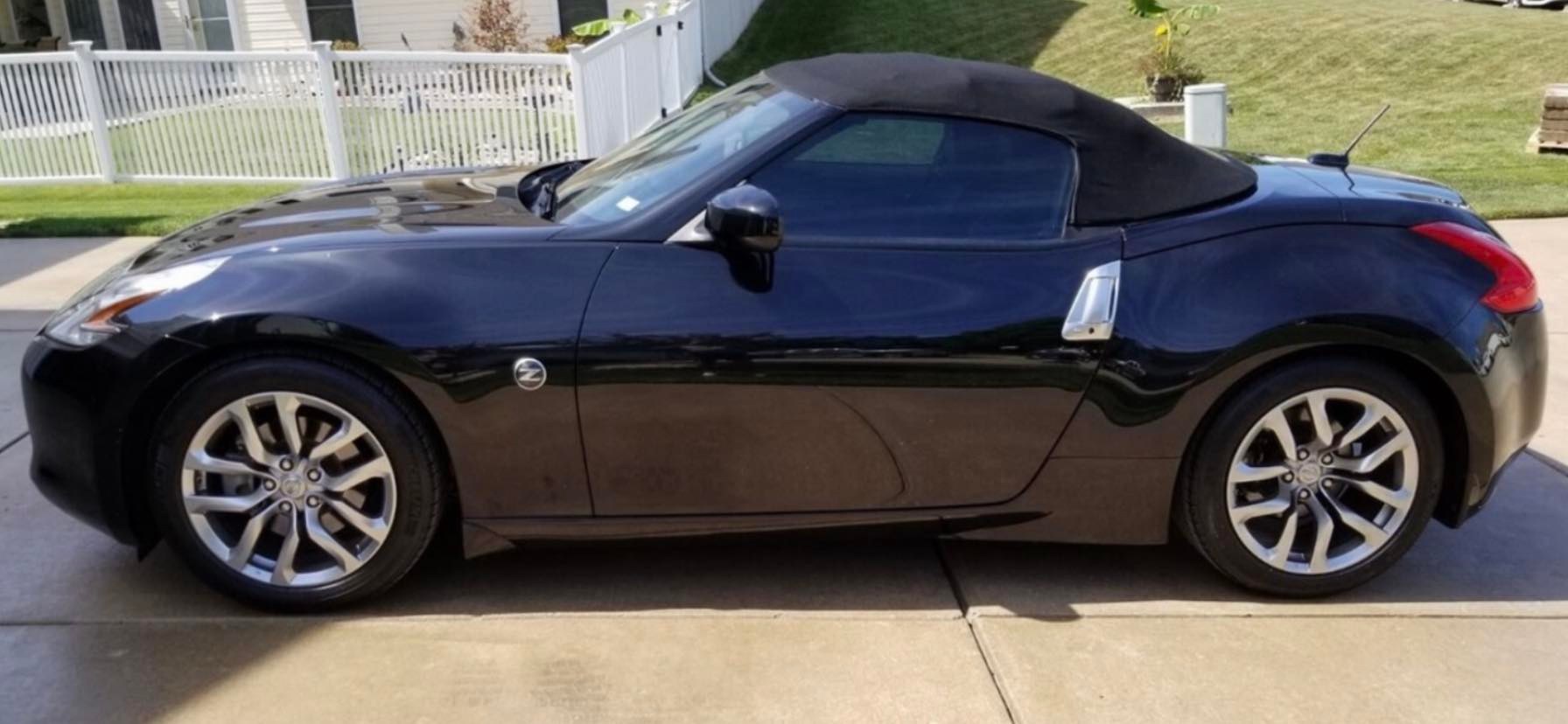 Introducing myself and my 2010 370z roadster