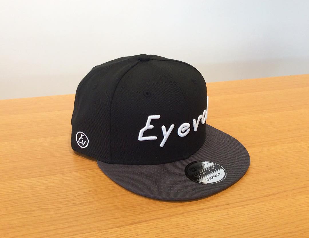 人気を集めているニューエラとのコラボキャップに 新色が加わりました Eyevol Tokyo Store Facebook
