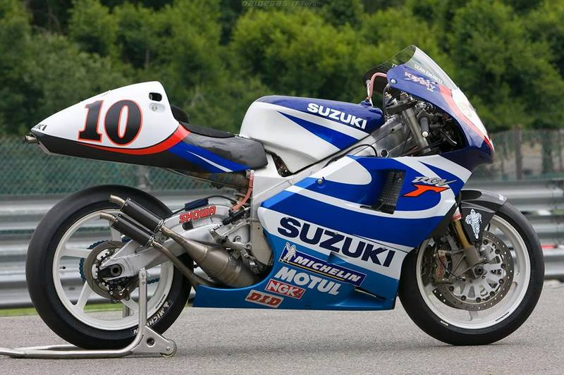 Kenny Roberts Jr Suzuki RGV500 win at GP500cc Motegi Japan 2000