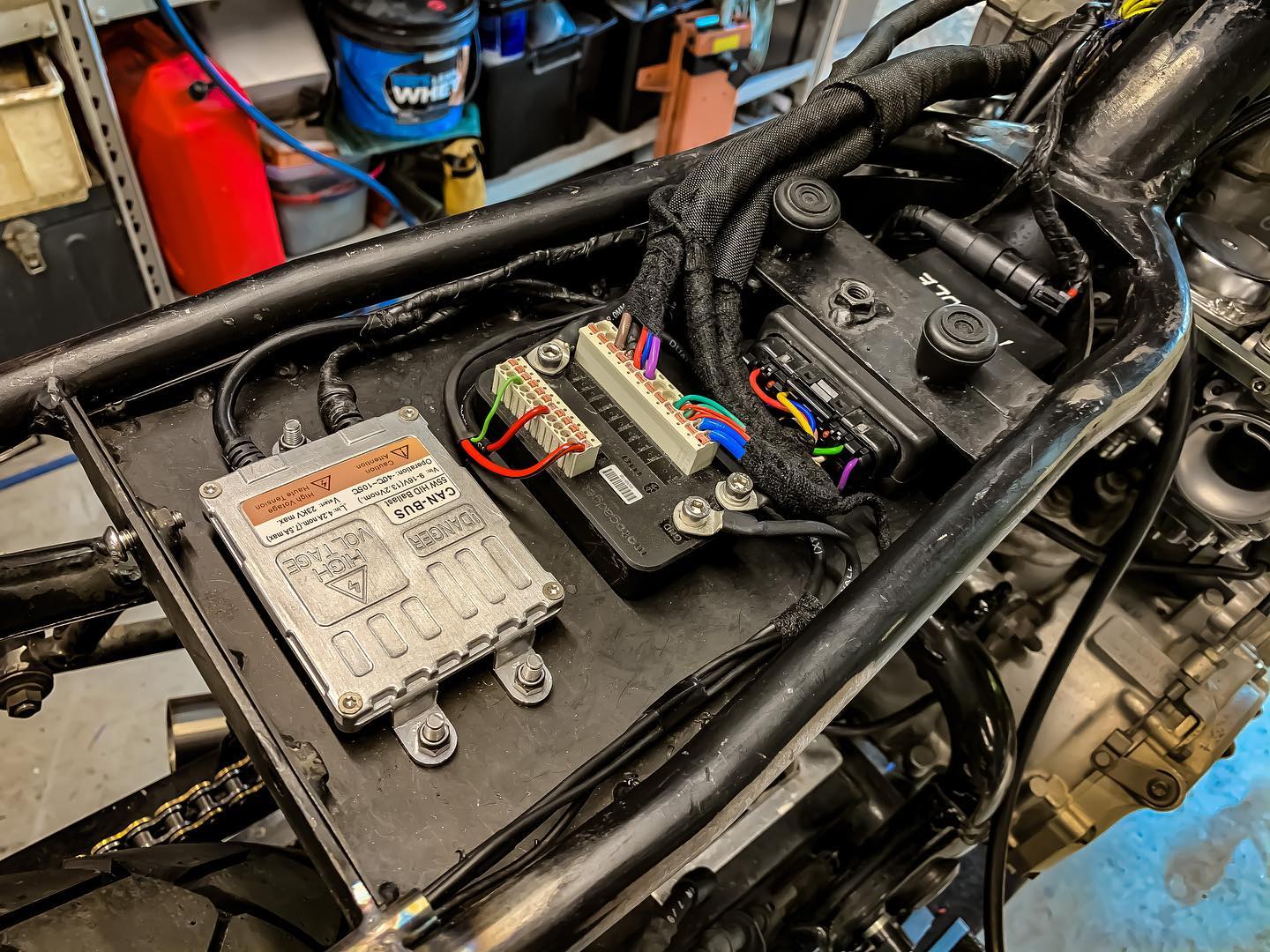 mo.unit blue by @motogadget installed Video, Iv just posted a full 