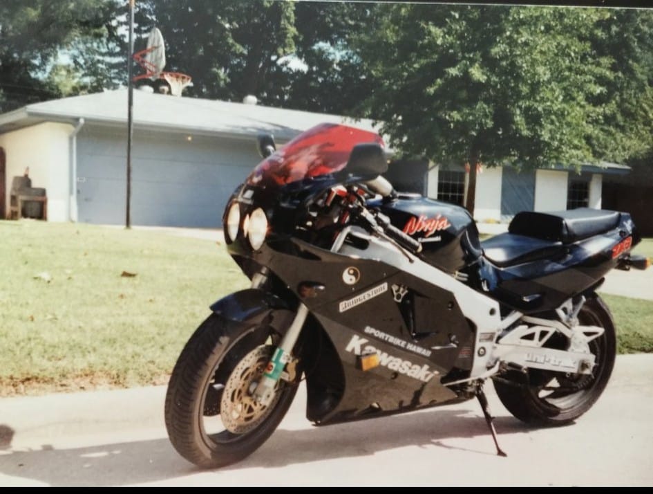 Details coming up! 1995 zx7 sharing for a mate !