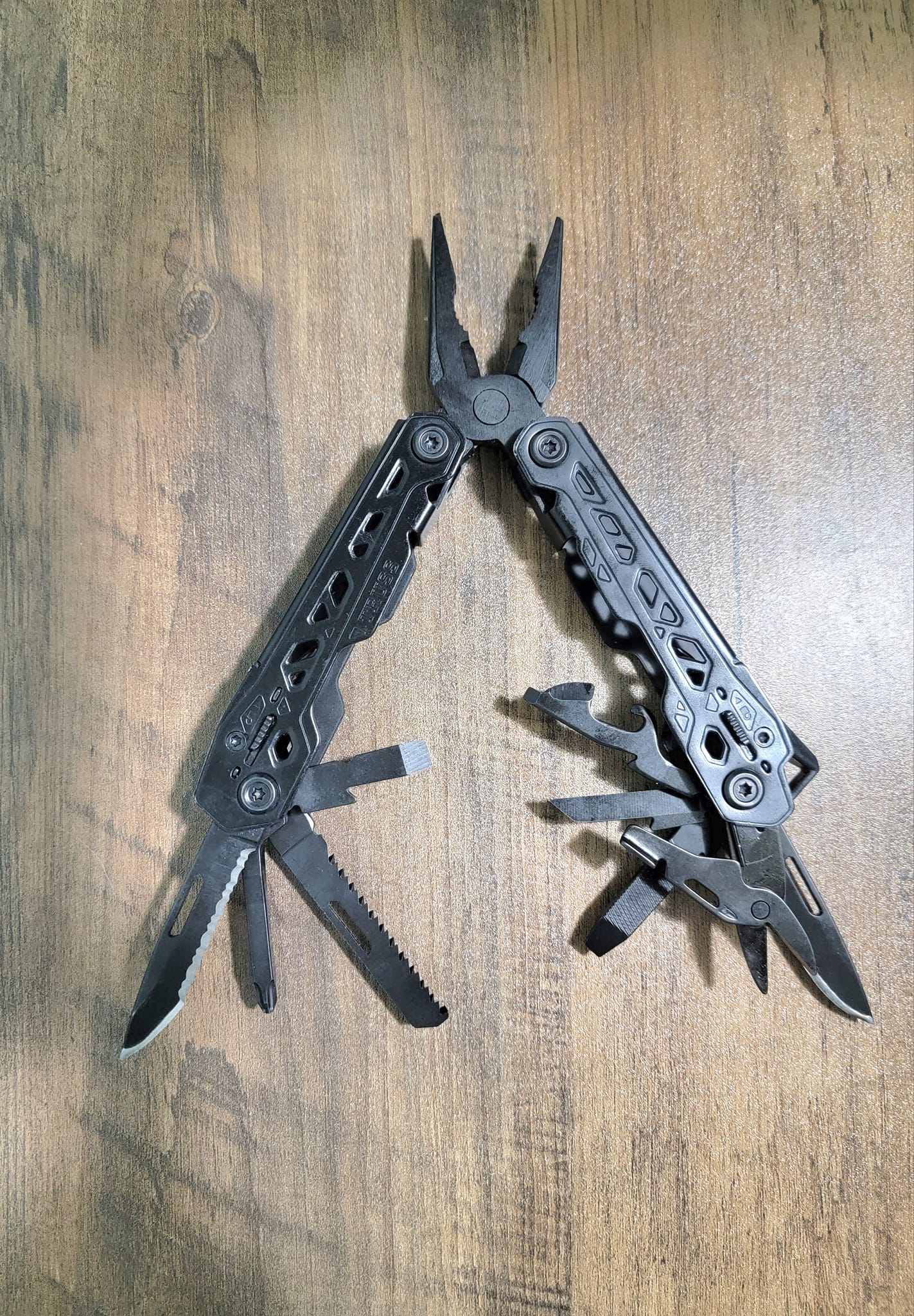 Multitool.org | I'm currently looking at buying either the Gerber Truss ...