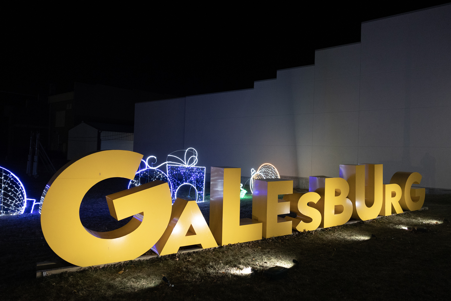 WGIL 93.7 FM and 1400 AM | Galesburg IL