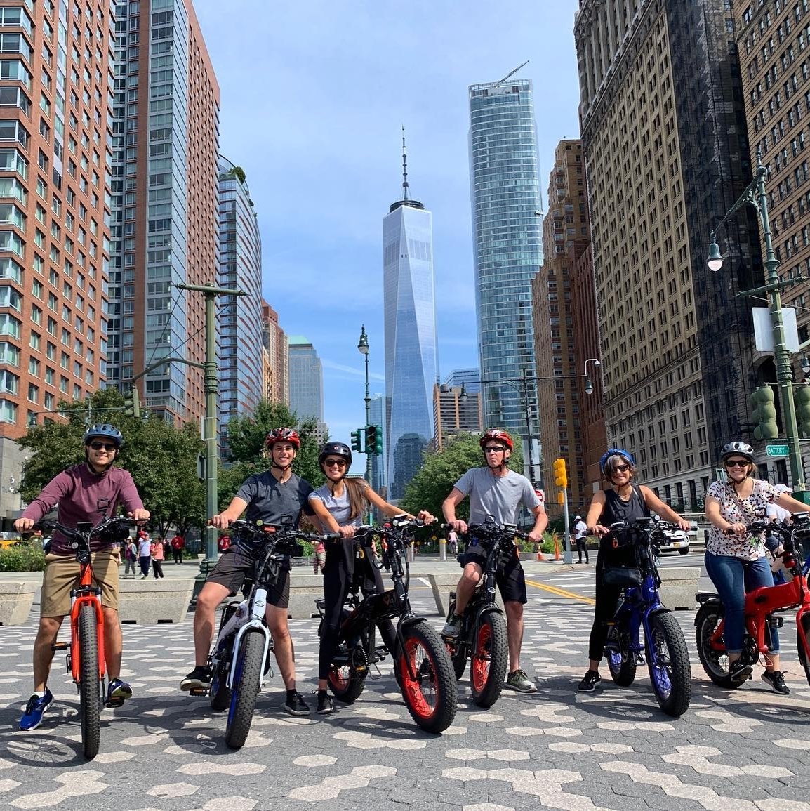 🍂 Experience NYC’s Best Fall Foliage on Two Wheels! 🚴‍♂️ One of the ...