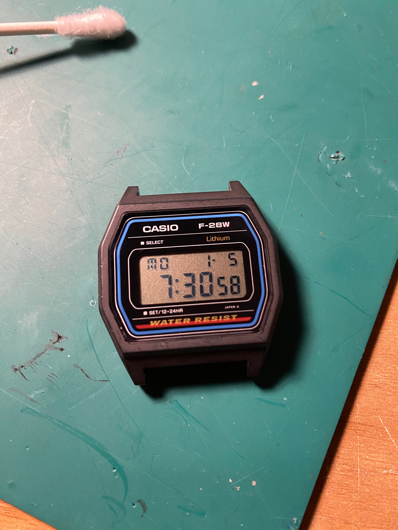 Casio F-24W digital watch features