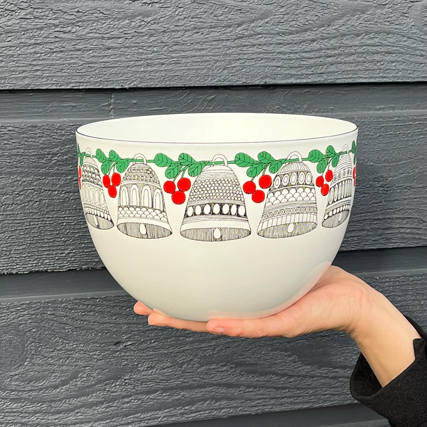 Kai Frank Arabia Enamel Bowl Find in Burnsville, MN