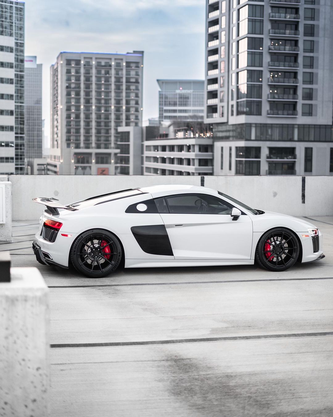 AMS Performance - 🏢🏎🏢 @chinoe92 with his ALPHA 10 R8 in...