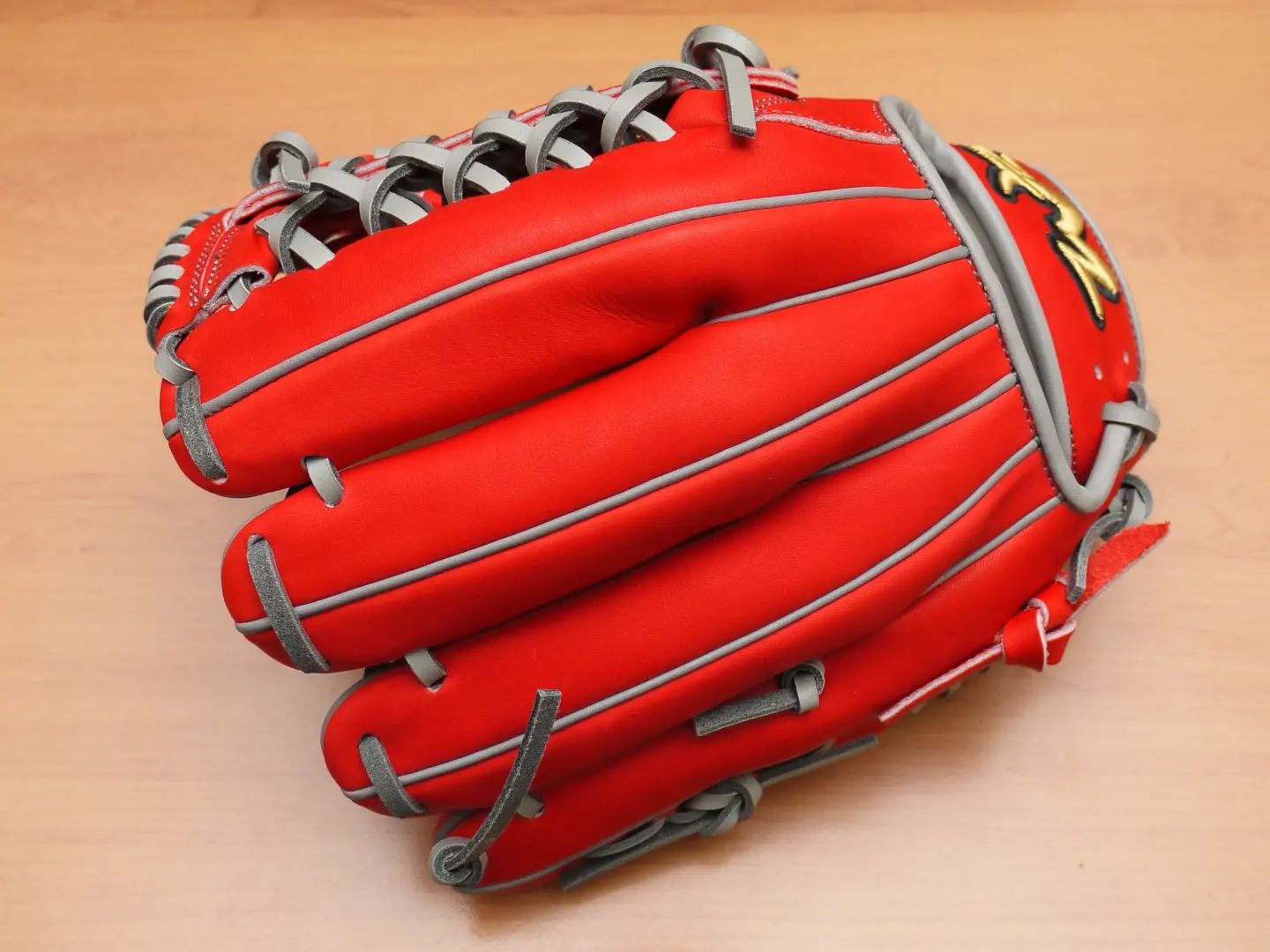 Customise yours🌊 #gloveworks #グラブワークス | Gloveworks