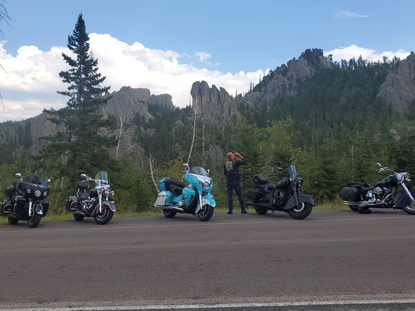 Our ride up to Mt. Rushmore... - Oregon Iron Indian Riders