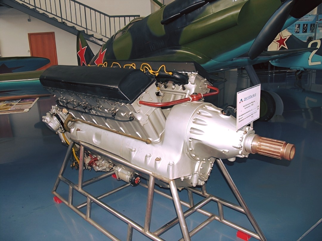 Riko - The Mikulin AM-35, a Soviet piston aircraft engine from the ...
