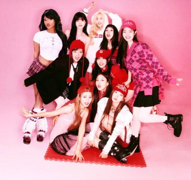 TWICE LOVELY BLUETOOTH SPEAKER with TWICE's Voice PRE-ORDER STARTS