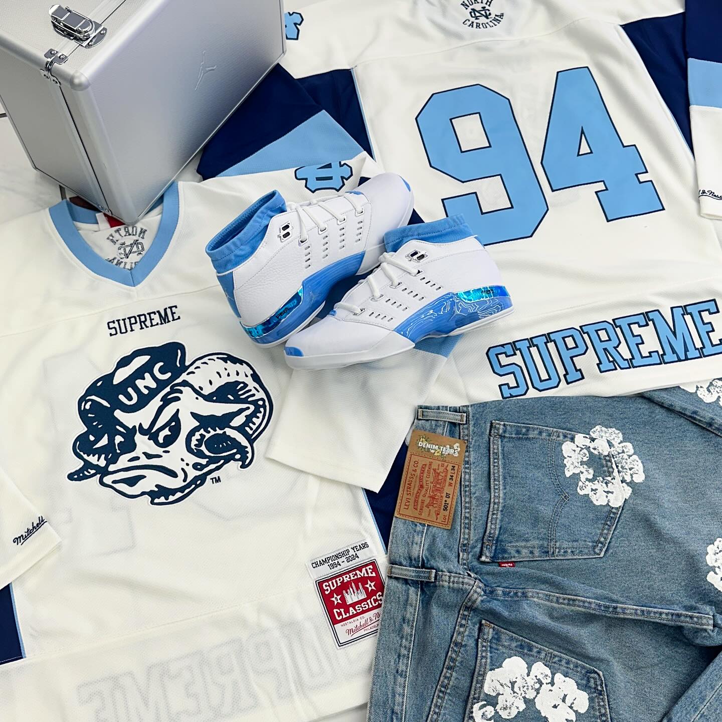Kosmic - Supreme X Mitchell & Ness NCAA Hockey Jersey UNC Size S/M 
