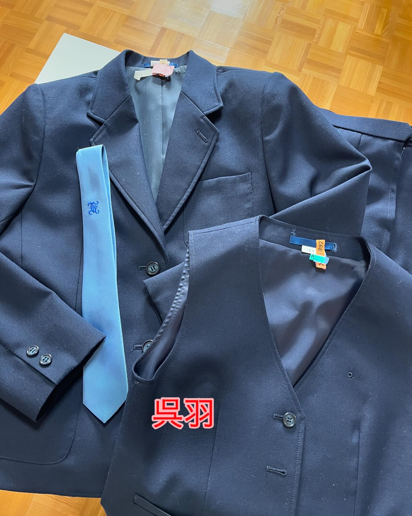 呉羽高校女子の新品に近い状態の制服を買取させていただきました 