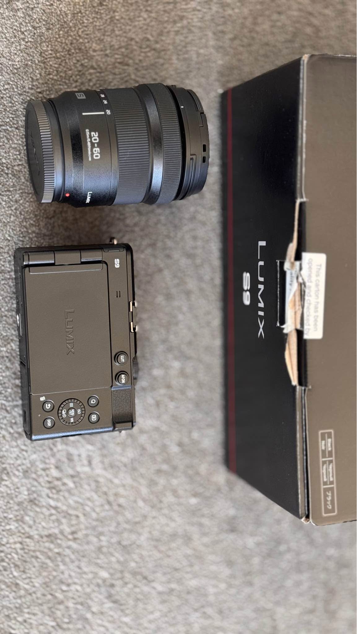 Kit fotocamera mirrorless Panasonic S1R Lumix con obiettivo 24-105mm. - system