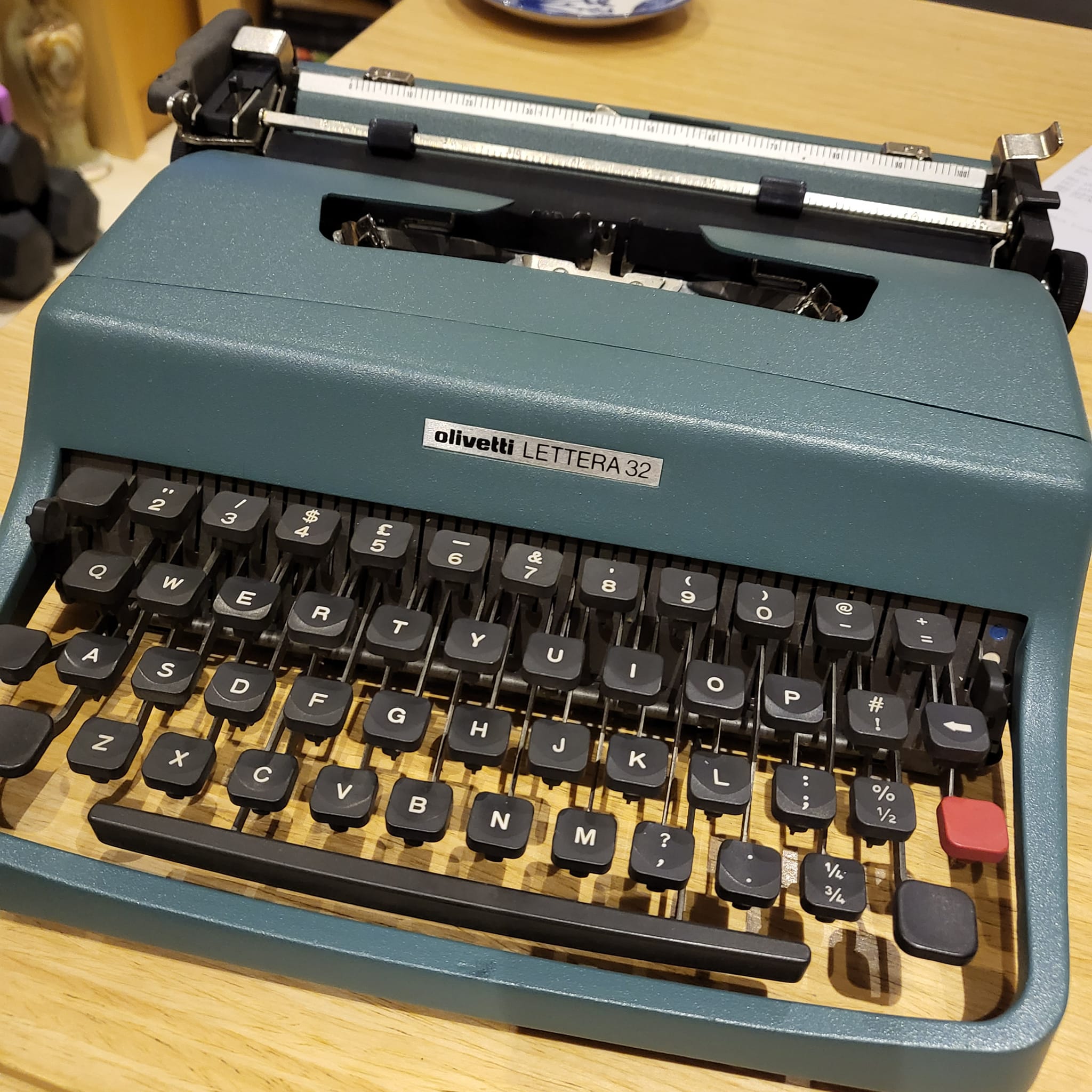 Troubleshooting Olivetti Lettera 32 ribbon advance issue