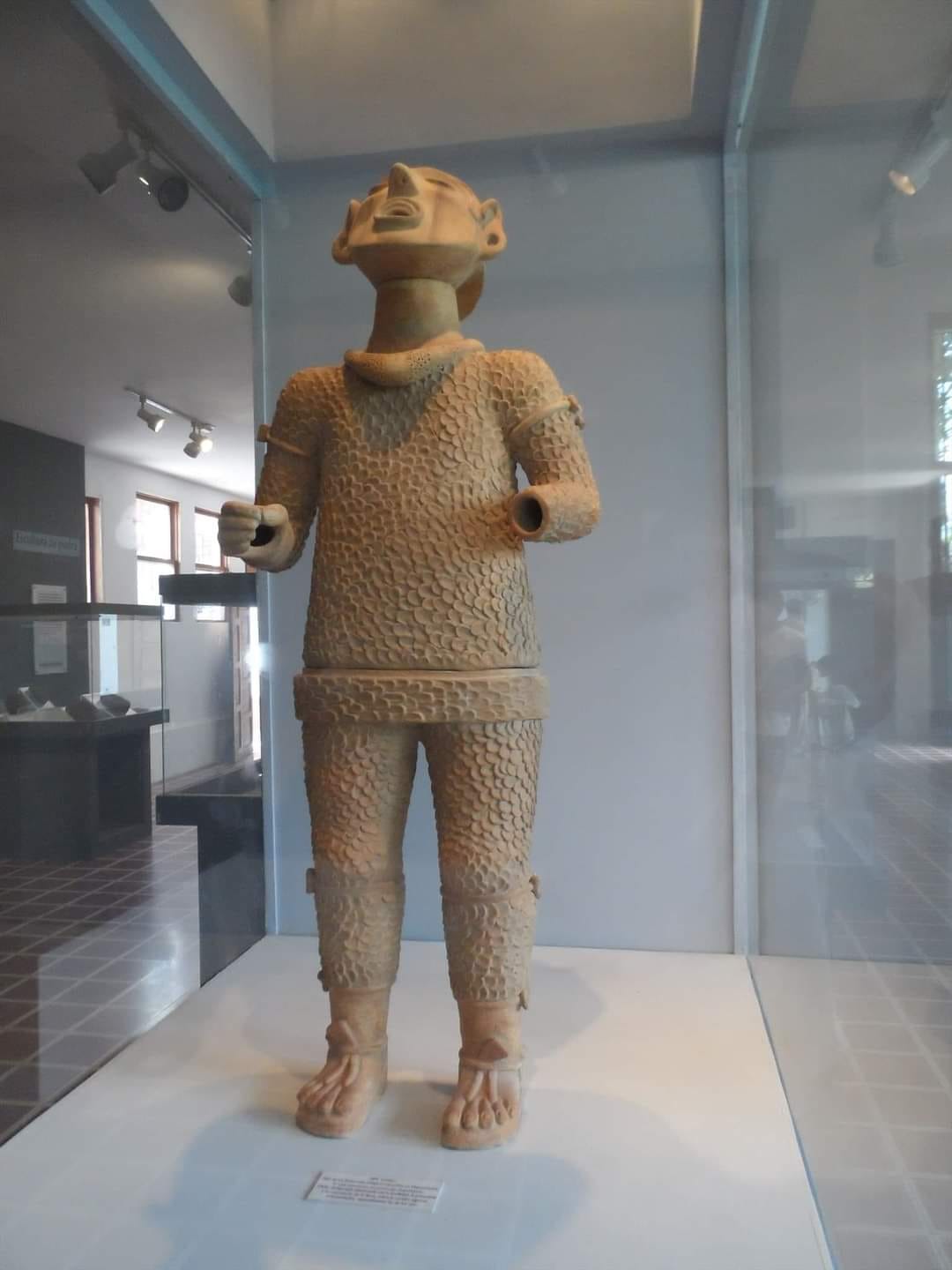 Tumia LAC Xipe Totec – Figura De Cerámica Azteca, Dios De La Primavera, Hecha A Mano En México, Comercio Justo (L11xH20 Cm)