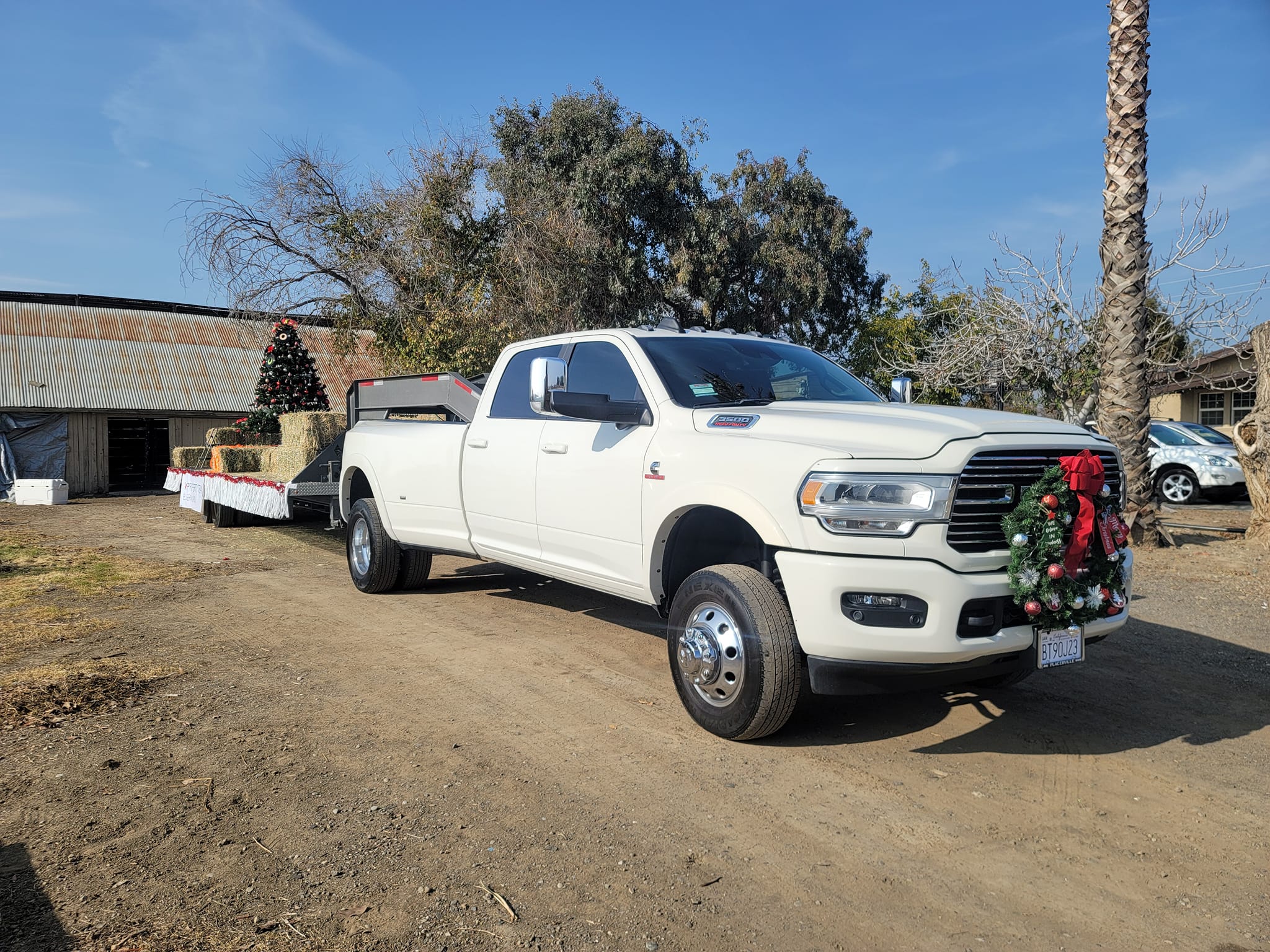 Mondragon Trucking & Hay Sales | Los Banos CA