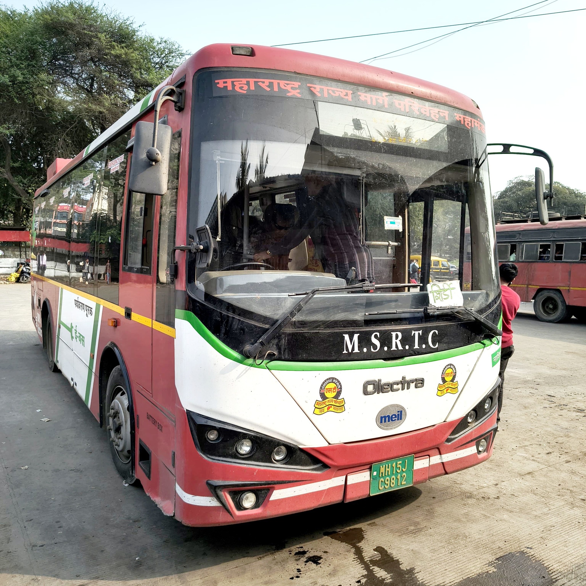 Transports - 9METER OLECTRA ELECTRIC MSRTC BUS NASHIK TO SHIRDI SAI ...