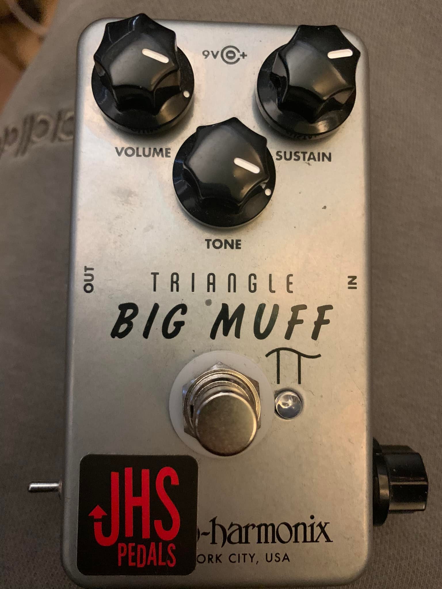 JHS pedals board with DS1 and Big Muff mods