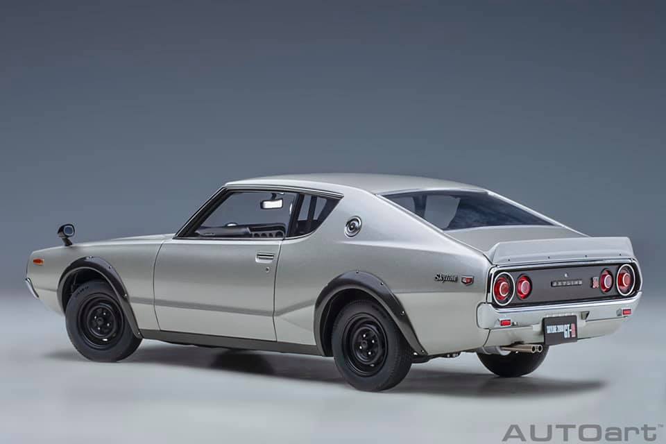 1:18 NISSAN SKYLINE 2000 GT-R (KPGC110) TUNED VERSION (WHITE