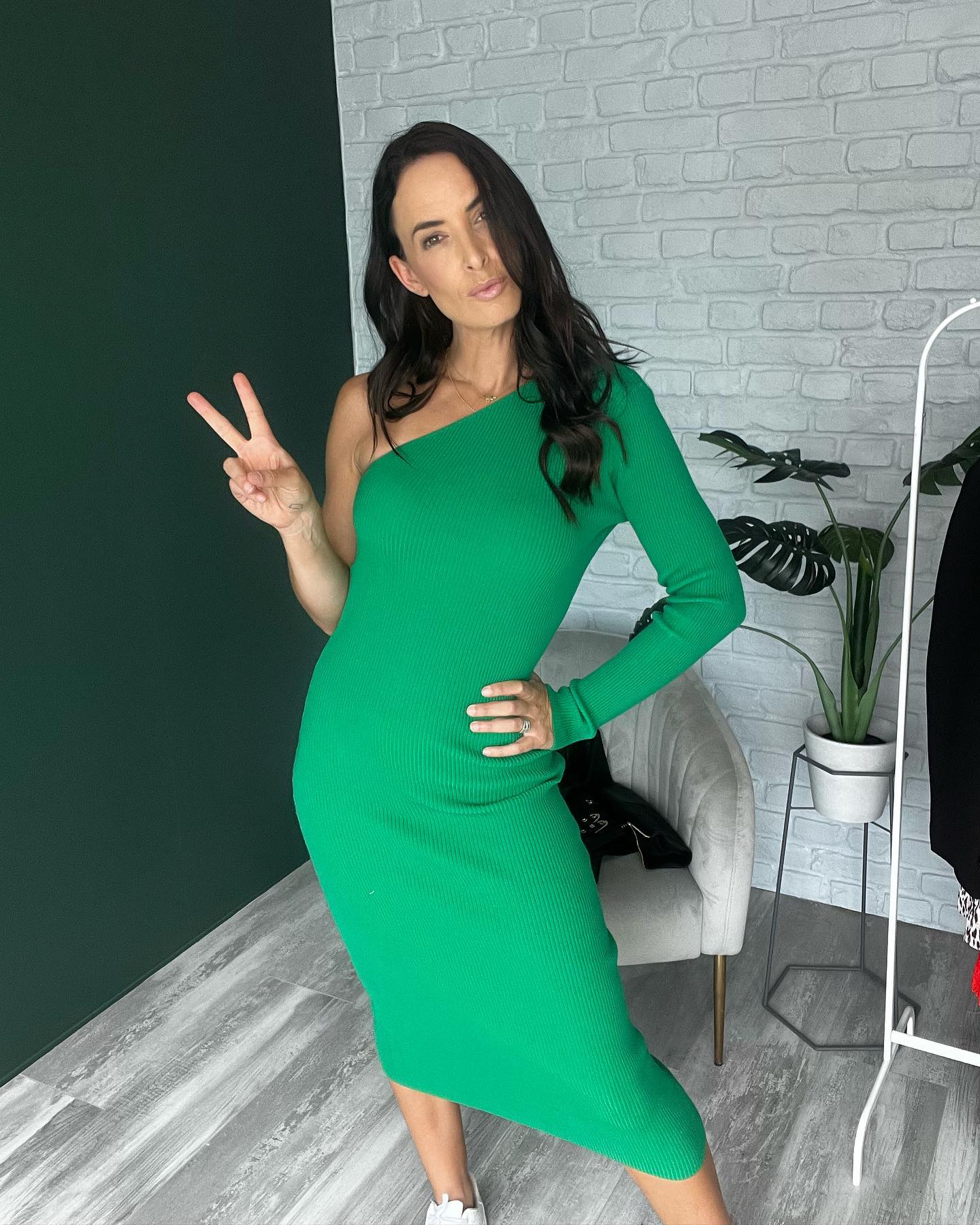 amaya love island green dress What is the outfit wore tonight? Fabric: Sequins