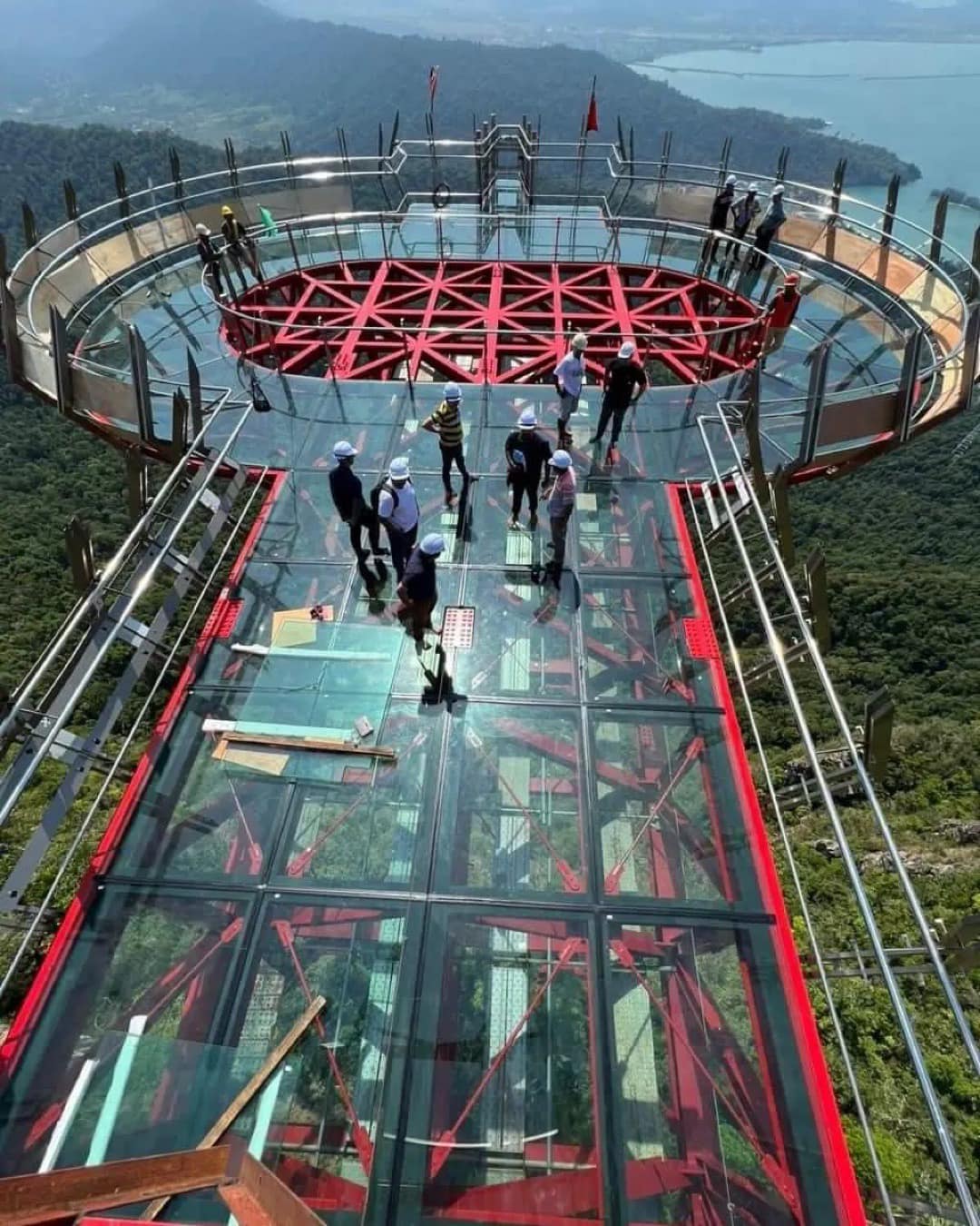 ASEAN Skyline - The construction of glass bridge built on... | Facebook