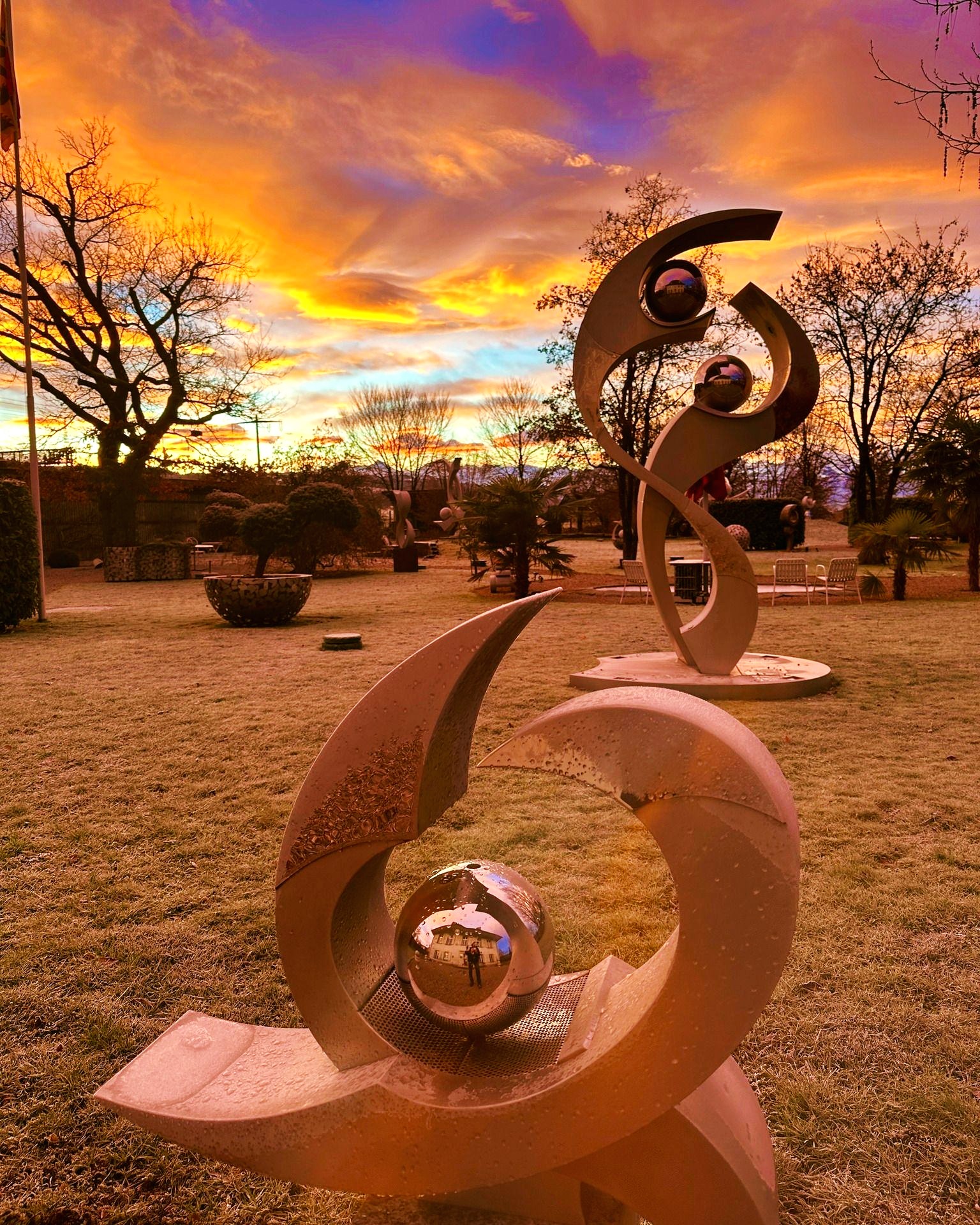 Leatherlips sculpture sunrise in Scioto Park