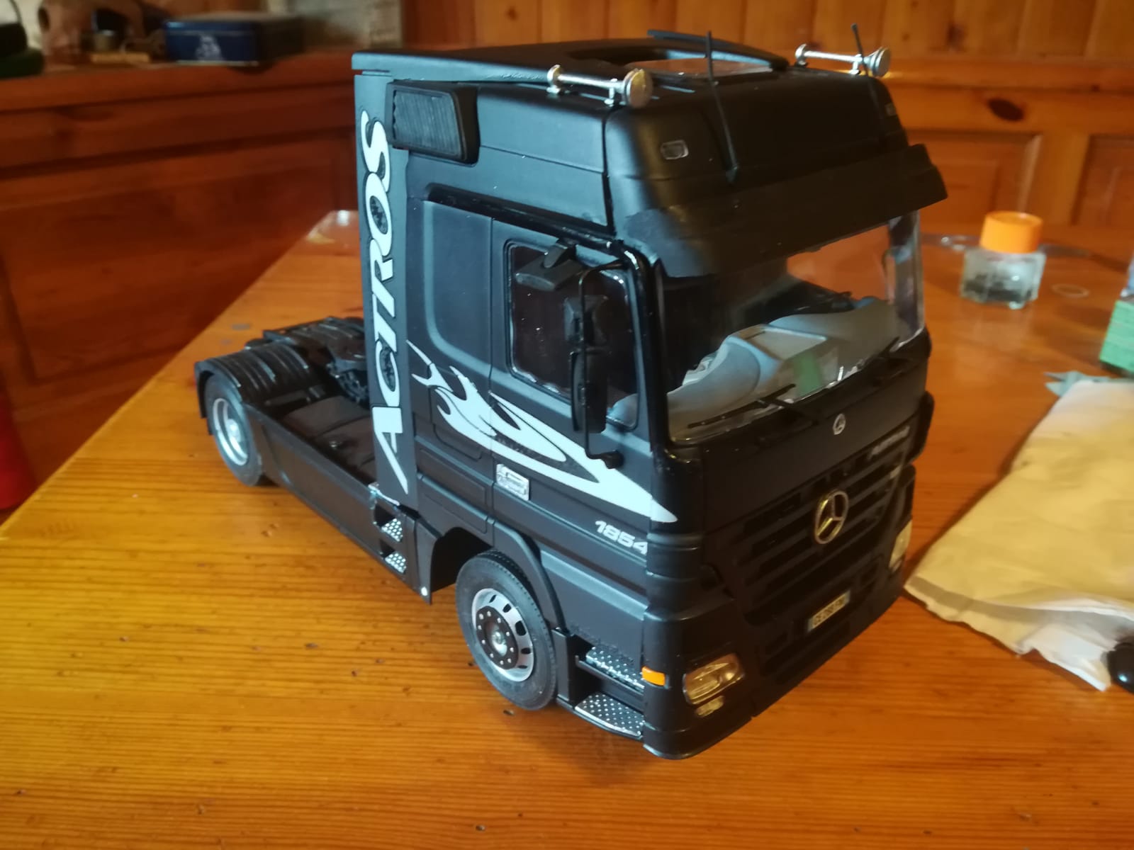 自動車 Italeri 1/24 Mercedes-Benz Actros 1854 From Vittoria Toto : Mercedes ACTROS 1854 - schmitz trailer 1:24