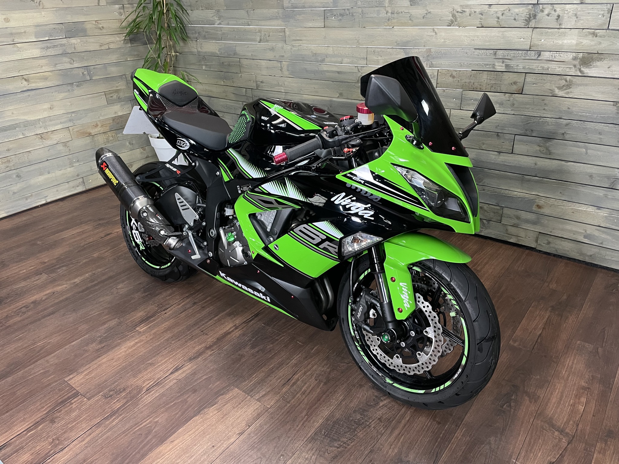 JUST ARRIVED, AWAITING PREP AND VALET, MORE PICS TO FOLLOW IN THE