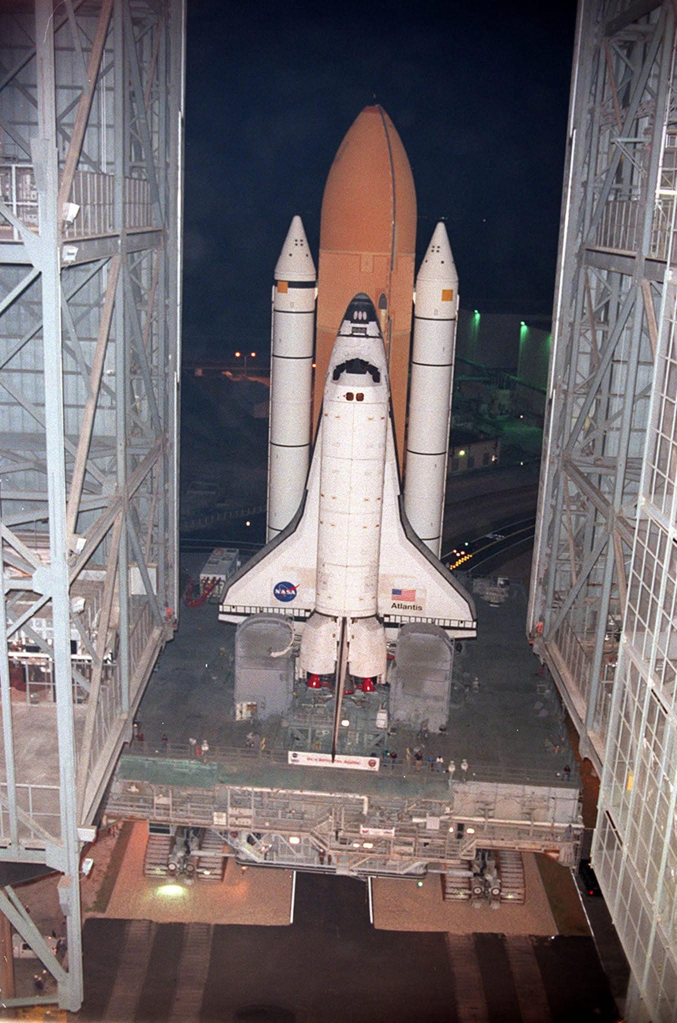 Aviation - For the first time in Space Shuttle history, a fully stacked ...