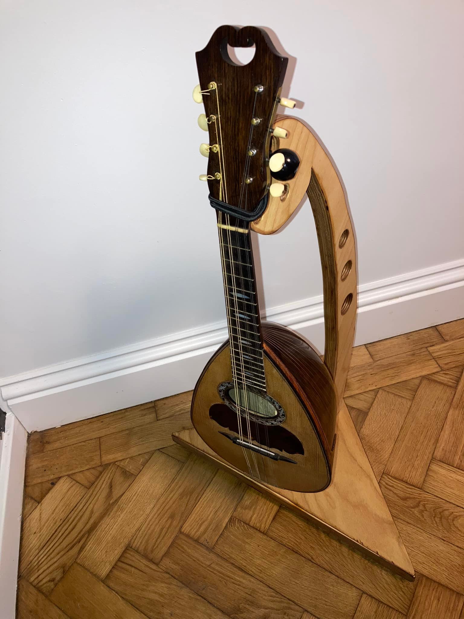 What is a Vinaccia mandolin with F.lli Vinaccia label?