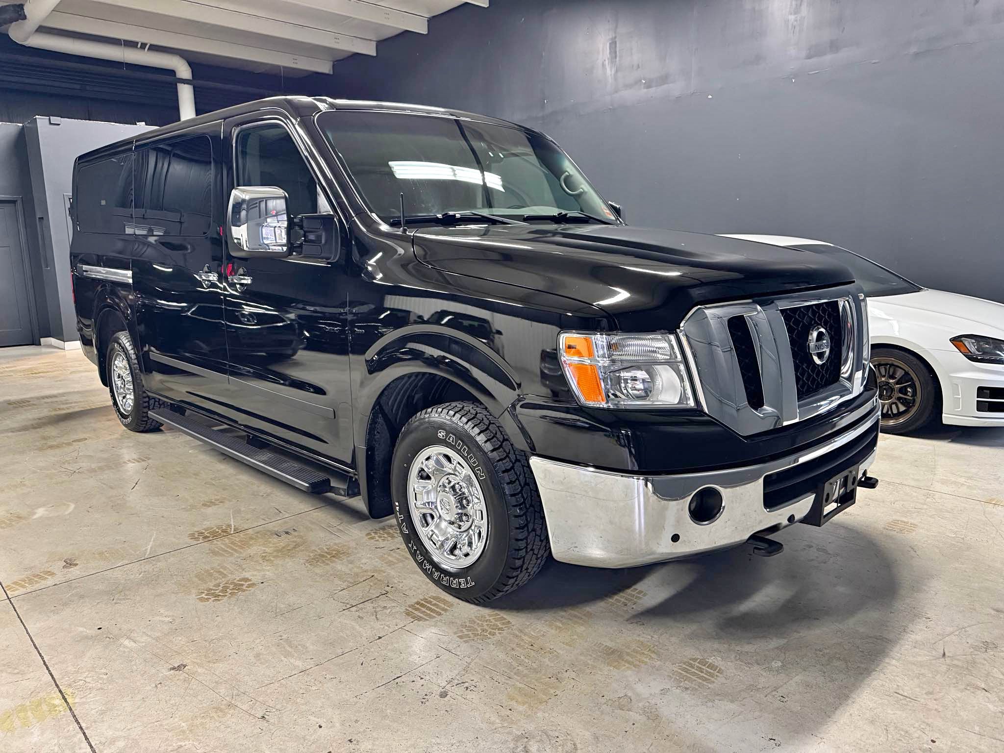 2018 Nissan NV3500 HD Passenger · SL Van 3D - Commercial Vehicles ...
