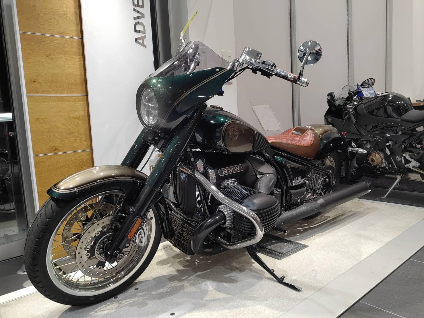 BMW R18 customized by Japanese There are many custom bobber types 