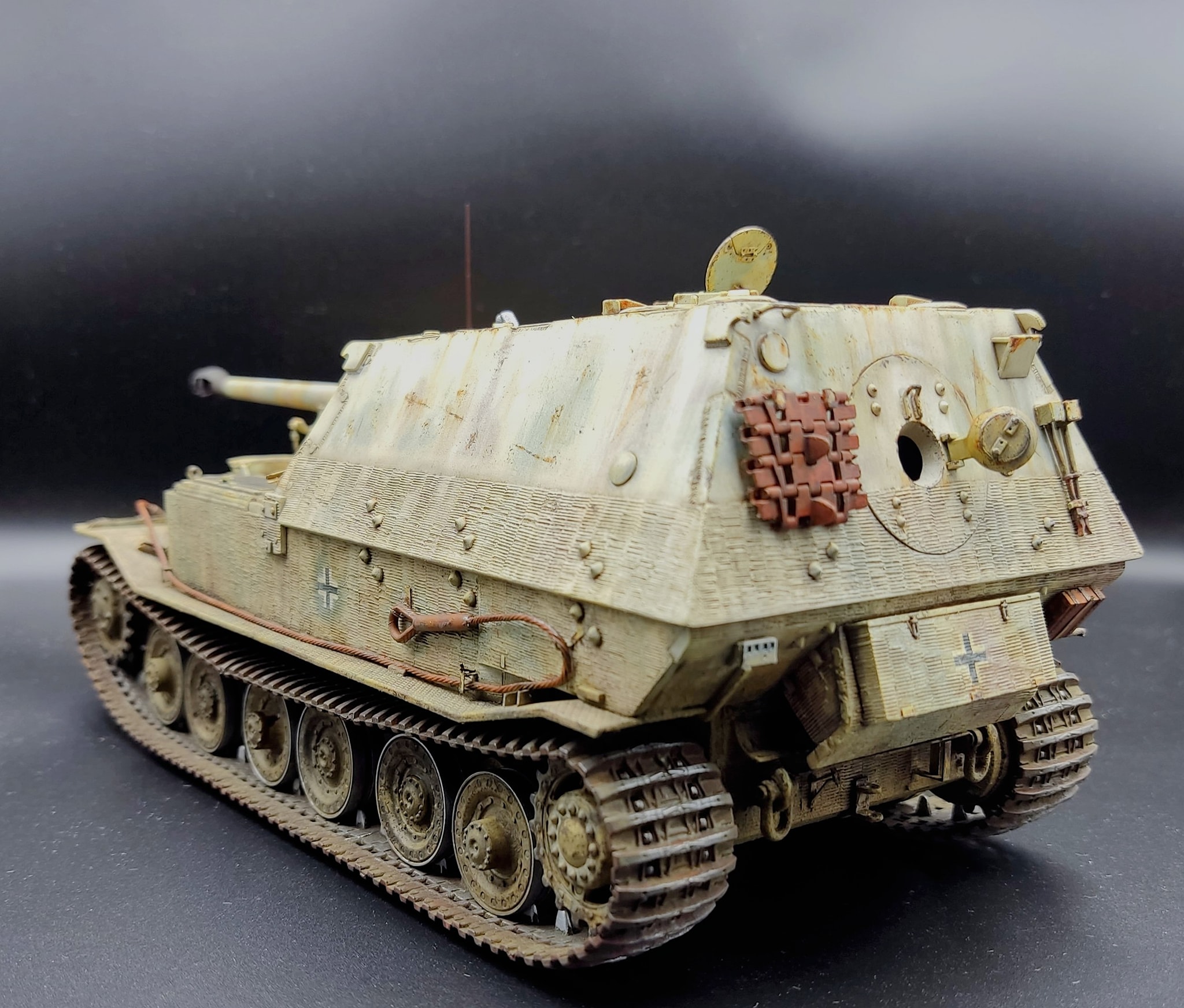 Hello friends, I present to you my most recent work: Sd.Kfz. 184