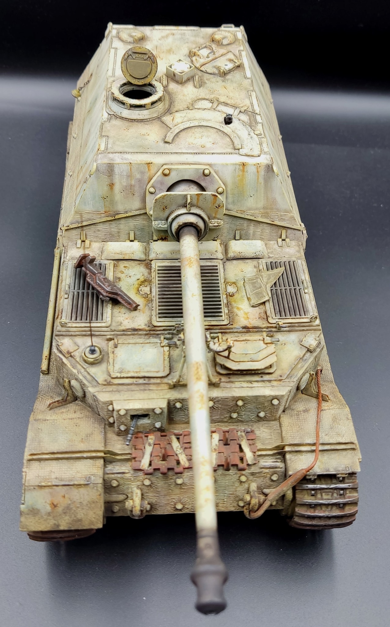 Hello friends, I present to you my most recent work: Sd.Kfz. 184