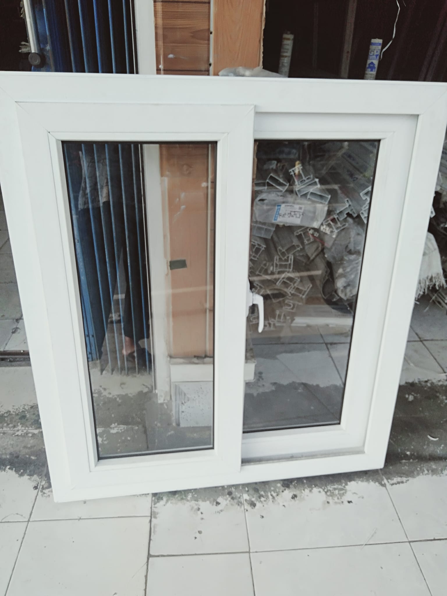 Jendela sliding UPVC anti rayap dan anti air untuk hunian modern