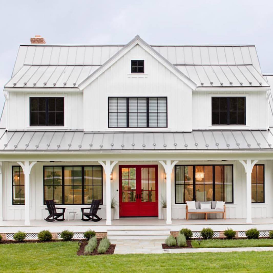 Modern farmhouse style. that red... - Farmhouse Is My Style